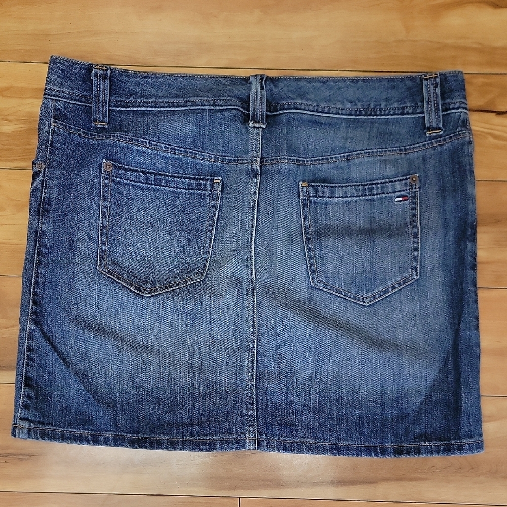 Tommy Hilfiger Size 14 Dark Blue Distressed Denim Mini Skirt - Picture 9 of 14